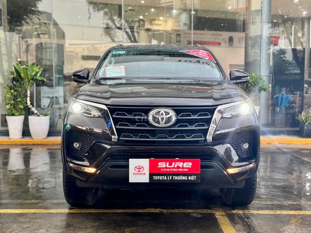 Toyota Fortuner 2022 máy xăng, khuyến mãi sâu