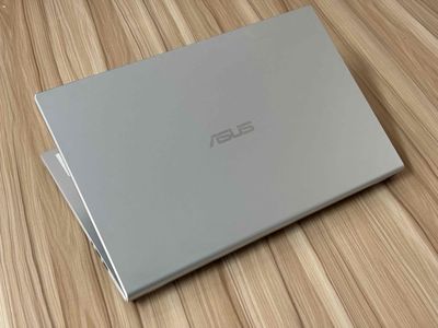 Laptop ASUS- 15,6 inch  - Core : i3 Ram 4 GB  SSD