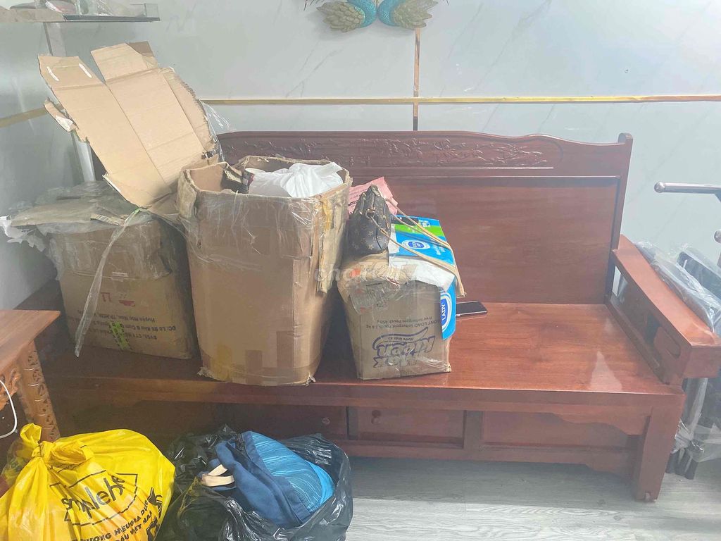 Ghế và bàn gỗ Nâu đã sử dụng. Mua bán Bàn ghế tại Quận 8 Tp Hồ Chí Minh được đăng bởi Soda Trương hình 1