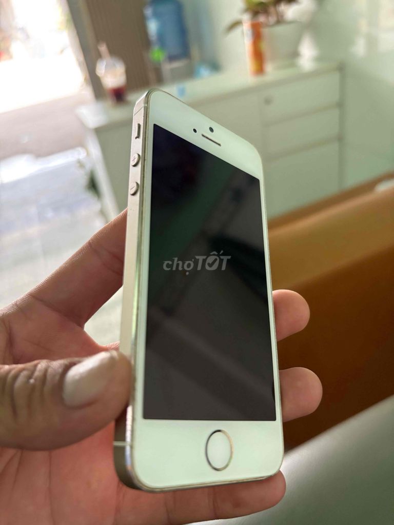 Apple iPhone 5S Trắng 10GB. Mua bán Điện thoại tại Thị xã Gò Công Tiền Giang được đăng bởi Hoa Nắng hình 1