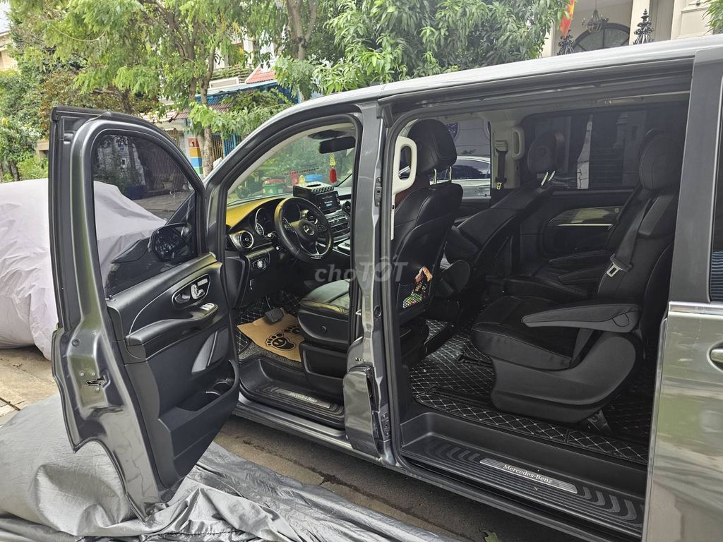 Mercedes Benz V Class 2020 V250 AMG - 80000 km. Mua bán Ô tô tại Quận 7 Tp Hồ Chí Minh được đăng bởi Bảo Trần hình 4