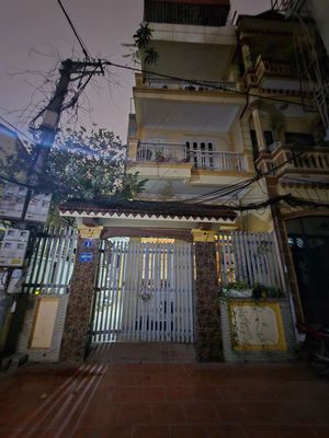 Bán nhà phố lạc Long Quân 77m2, xây 4 tầng sổ đỏ chính chủ. Mua bán nhà ở tại Quận Tây Hồ Hà Nội được đăng bởi Nguyễn Khoa