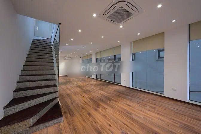 Cho thuê nhà mặt phố Tây Hồ, KD đa dạng, 120m2 thông sàn, dễ nhận diện