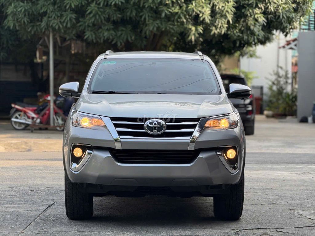 Toyota Fortuner 2018 Xăng Tự động Bạc. Mua bán Ô tô tại Huyện Hóc Môn Tp Hồ Chí Minh được đăng bởi CHỢ Ô TÔ AN SƯƠNG hình 1
