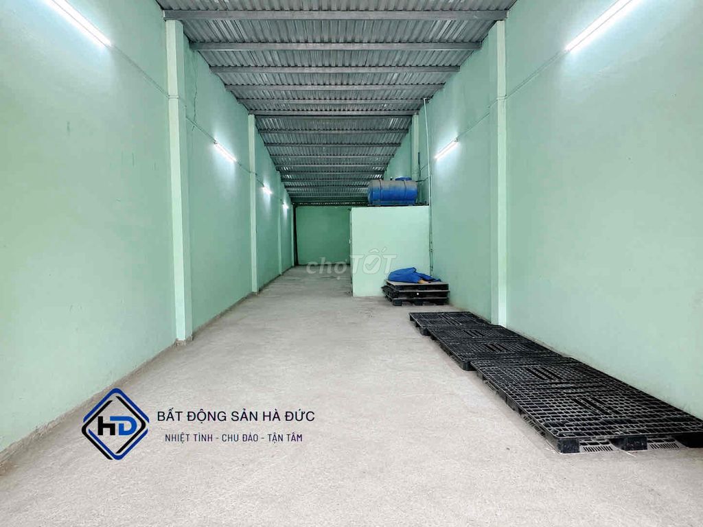 Xưởng 5x25 suốt đường nhựa lớn gần UBND Quận 12