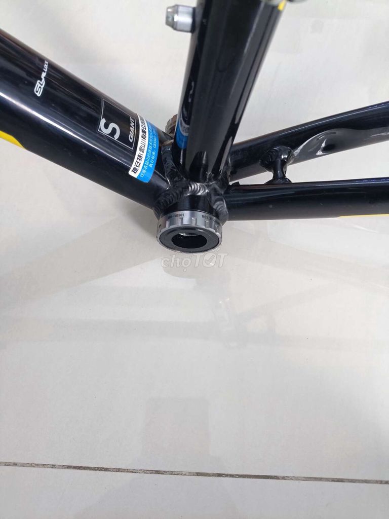 Cần bán sườn Giant OCR 5300 full nhôm.. Mua bán Xe đạp tại Quận Ninh Kiều Cần Thơ được đăng bởi namtran hình 3