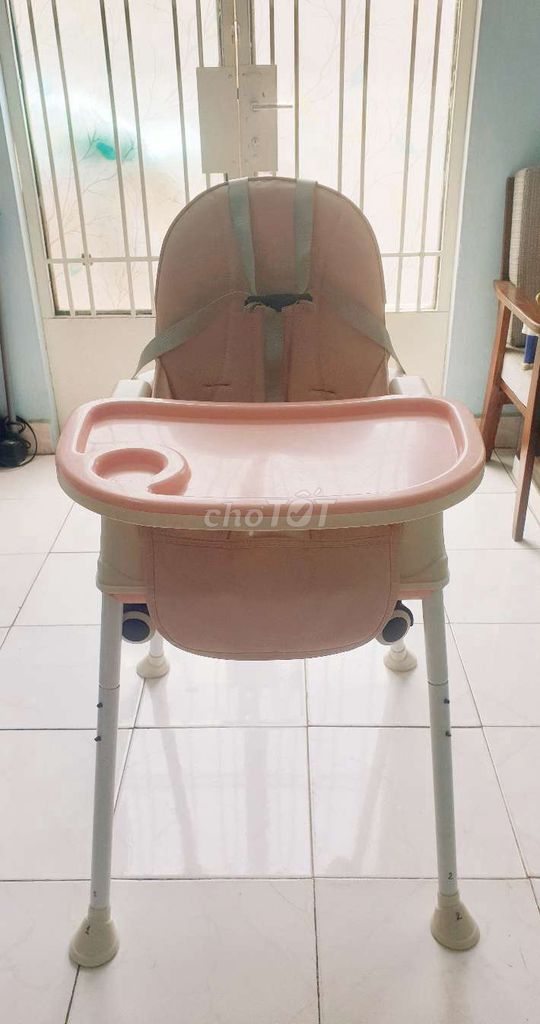 Ghế ăn dặm gấp gọn Hồng nhạt. Mua bán Mẹ và bé tại Quận Gò Vấp Tp Hồ Chí Minh được đăng bởi Thu Thảo hình 1