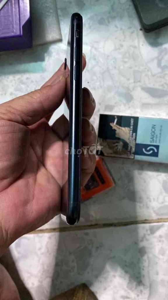 iPhone SE 2020 64GB Đen Màn liệt. Mua bán Điện thoại tại Thành phố Thuận An Bình Dương được đăng bởi Hoa Sen hình 1