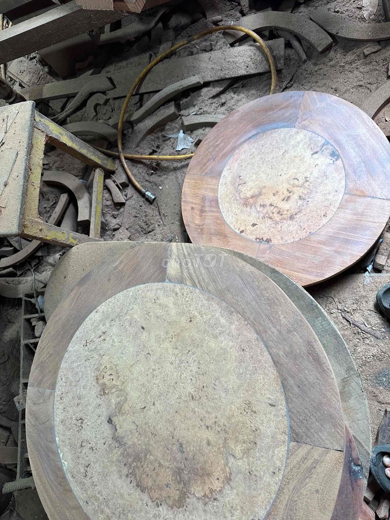 Bàn trà Gỗ Nâu đỏ Tròn Vân gỗ tự nhiên. Mua bán Bàn ghế tại Thành phố Buôn Ma Thuột Đắk Lắk được đăng bởi le minh loc hình 1