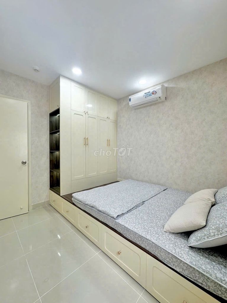 Bán chung cư Lotus Garden 76m2, 3 phòng ngủ, giáp Đầm Sen