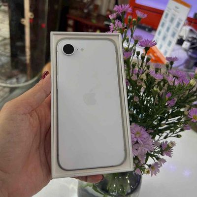16e 128gb trắng qtế mỹ newbody action bh t2/2027