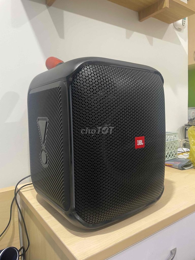 Loa di động JBL PartyBox On-The-Go Đen. Mua bán Tivi, Âm thanh tại Quận 12 Tp Hồ Chí Minh được đăng bởi Trang Cuôi hình 1