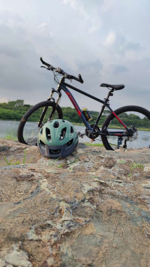 Xe MTB+ Nón GianT+Bộ đồ sky