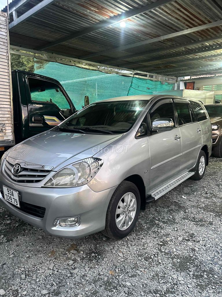 Toyota Innova 2012 G - 12454 km