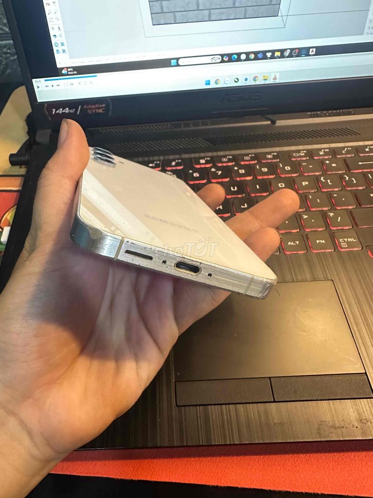 Samsung Galaxy Trắng Đã sử dụng. Mua bán Điện thoại tại Quận Cẩm Lệ Đà Nẵng được đăng bởi Sam Nguyen hình 1