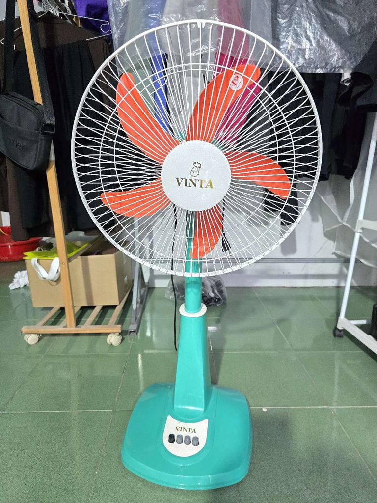 Quạt đứng VINTA Xanh ngọc, Cam mới. Mua bán Quạt tại Quận Sơn Trà Đà Nẵng được đăng bởi Phạm Thiên Kim hình 1