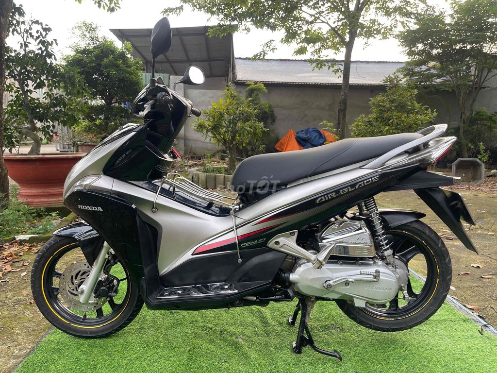 cần bán air blade. Mua bán Xe máy tại Thị xã Phú Mỹ Bà Rịa - Vũng Tàu được đăng bởi Lê  Thanh Hải  hình 4