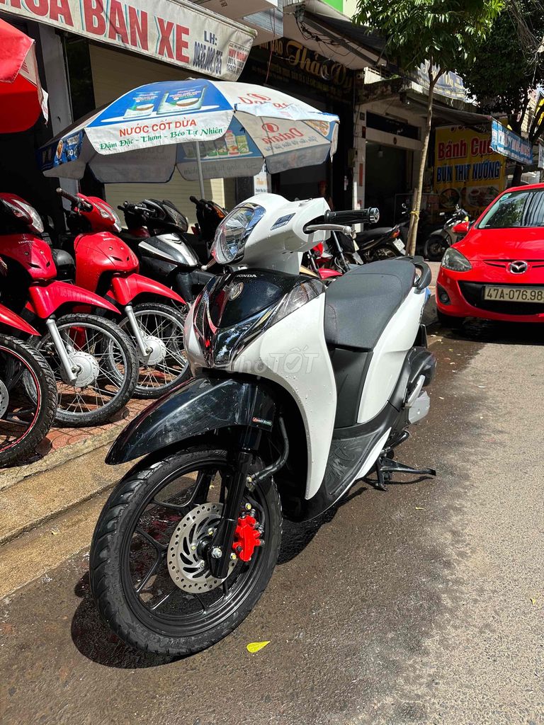 Bán SH Mode 2018 Trắng đen nguyên zin chính chủ. Mua bán Xe máy tại Thành phố Buôn Ma Thuột Đắk Lắk được đăng bởi sinh nguyen phuc hình 3