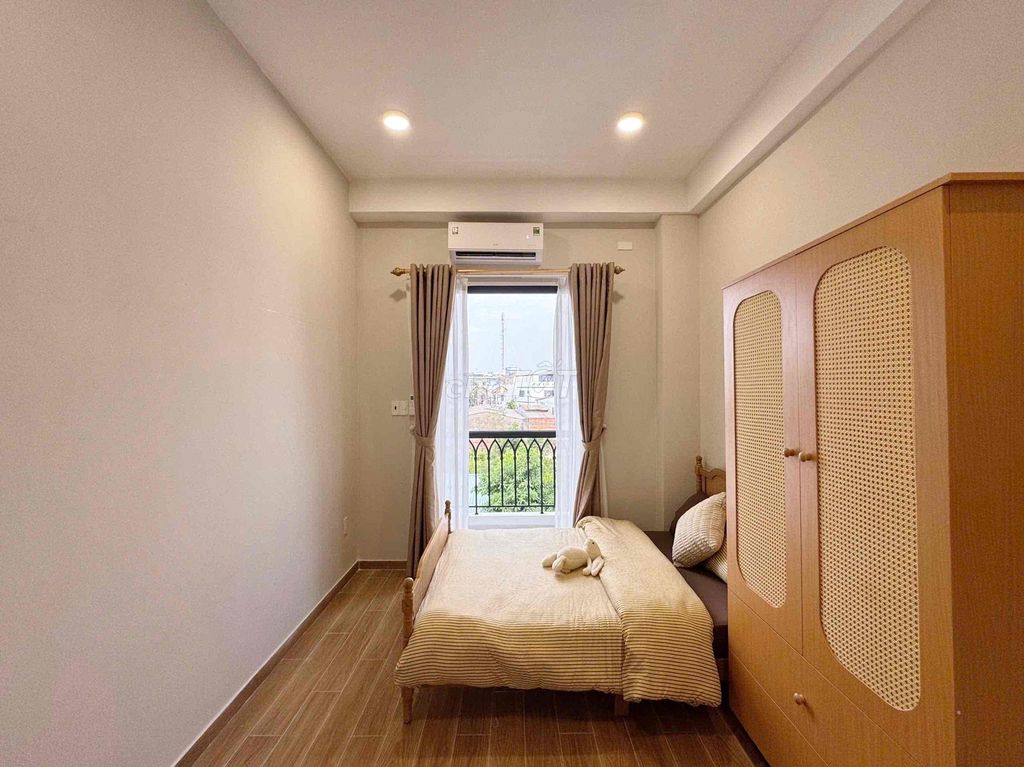 STUDIO BAN CÔNG FULL NỘI THẤT NGAY CẦU VƯỢT CÂY GÕ ĐH Y DƯỢC