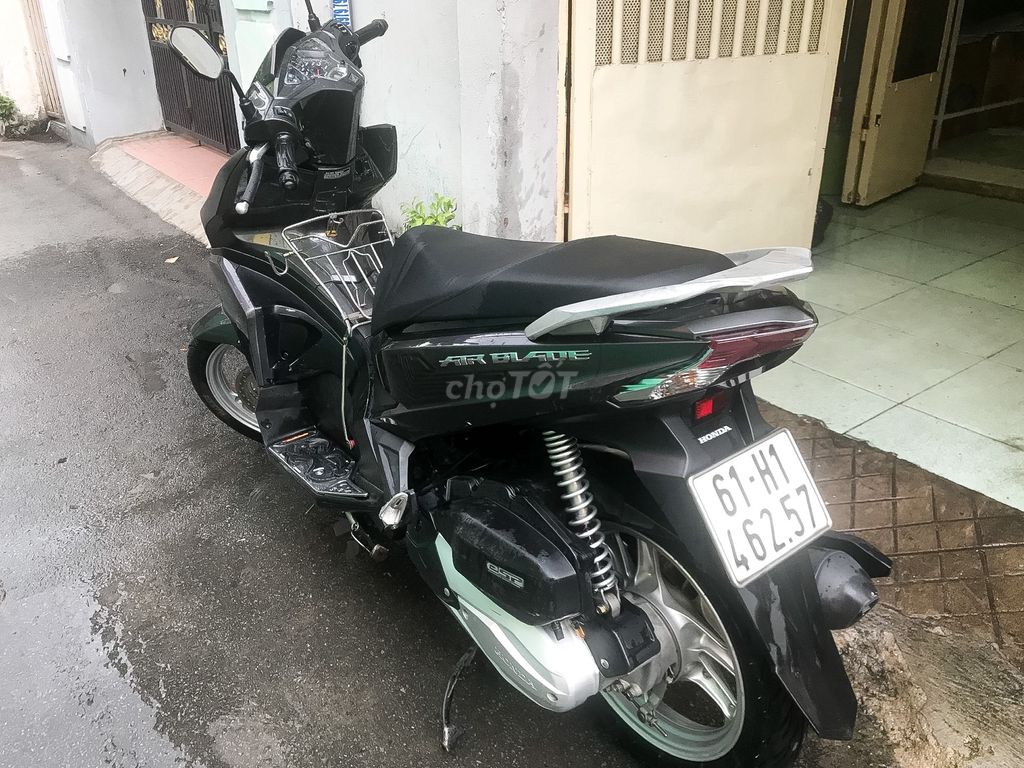 Honda Air Blade 125 đời 2018, khóa Smkey Chính Chủ. Mua bán Xe máy tại Quận 12 Tp Hồ Chí Minh được đăng bởi A Đen Đá hình 3