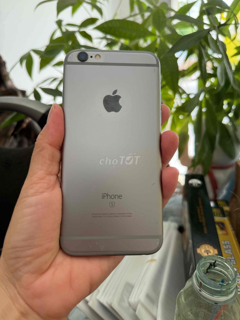 ip 6s 32g quốc tế zin chỉ mất wifi con lai ok het