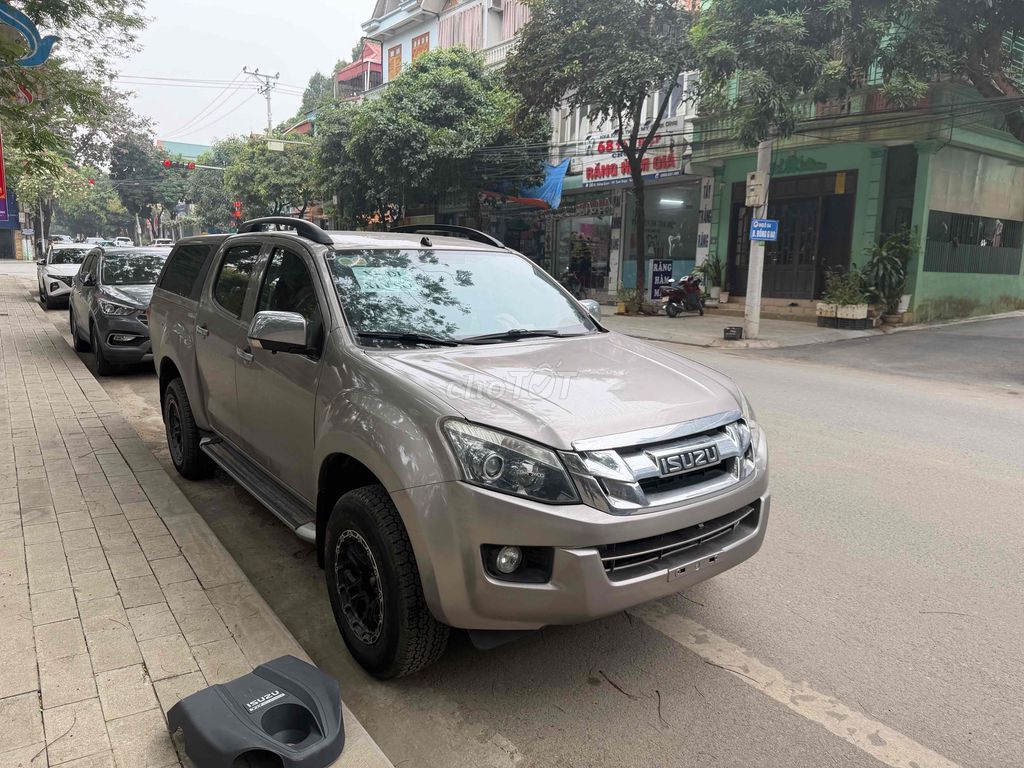 Isuzu Dmax 2015 số at máy 2.5 máy số zin chất cho. Mua bán Ô tô tại Quận Ba Đình Hà Nội được đăng bởi lê phi hình 14