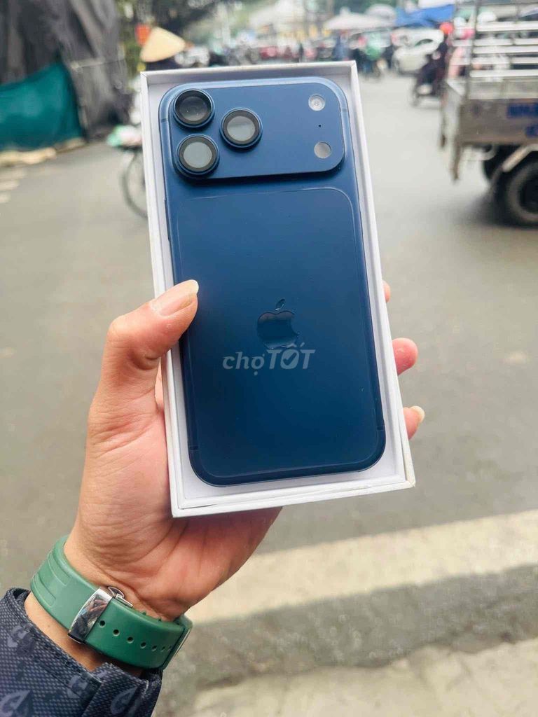 iPhone 17 Pro Max 256GB Xanh Mới 99%. Mua bán Điện thoại tại Quận Đống Đa Hà Nội được đăng bởi Quý Hoàng hình 1