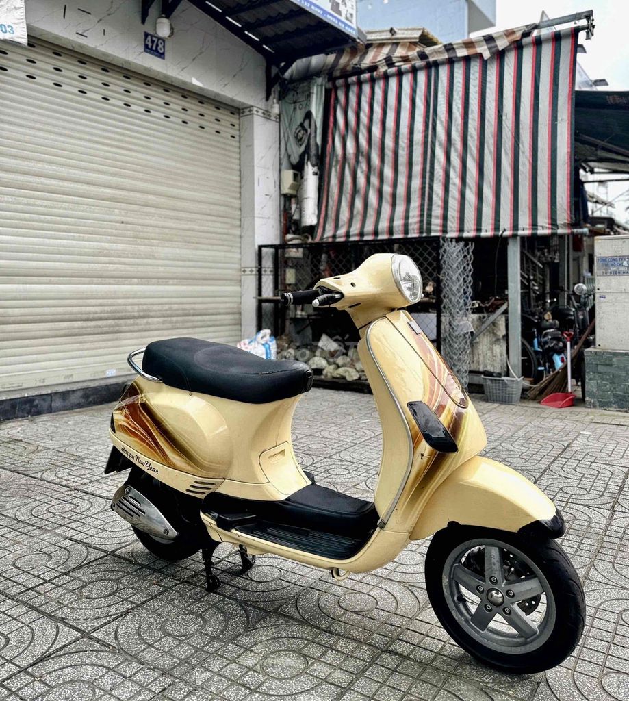 Piaggio Vespa 125 2009 Vàng kem. Mua bán Xe máy tại Quận 8 Tp Hồ Chí Minh được đăng bởi Võ Thanh Nhựt hình 5