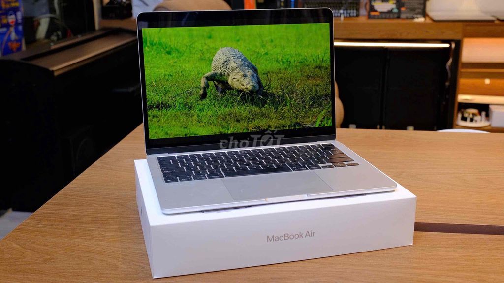 MacBook Air 13 inch M3 8GB/256GB đẹp 99 fullbox. Mua bán Laptop tại Quận Bình Thạnh Tp Hồ Chí Minh được đăng bởi Vân Anh 2Tech House hình 1