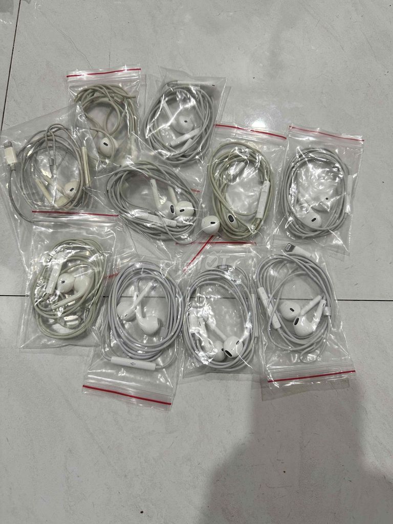Tai nghe Apple EarPods Lightning cũ. Mua bán Tivi, Âm thanh tại Quận Thanh Khê Đà Nẵng được đăng bởi Nguyễn Hồng Đông Tây hình 1