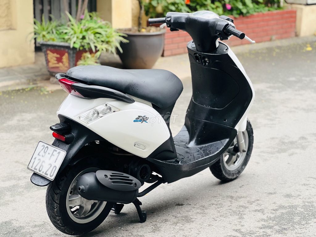 PIAGGIO ZIP 100 TRẮNG BIỂN HÀ NỘI MÁY CHẤT. Mua bán Xe máy tại Quận Bắc Từ Liêm Hà Nội được đăng bởi Đỗ Thanh Mai hình 4