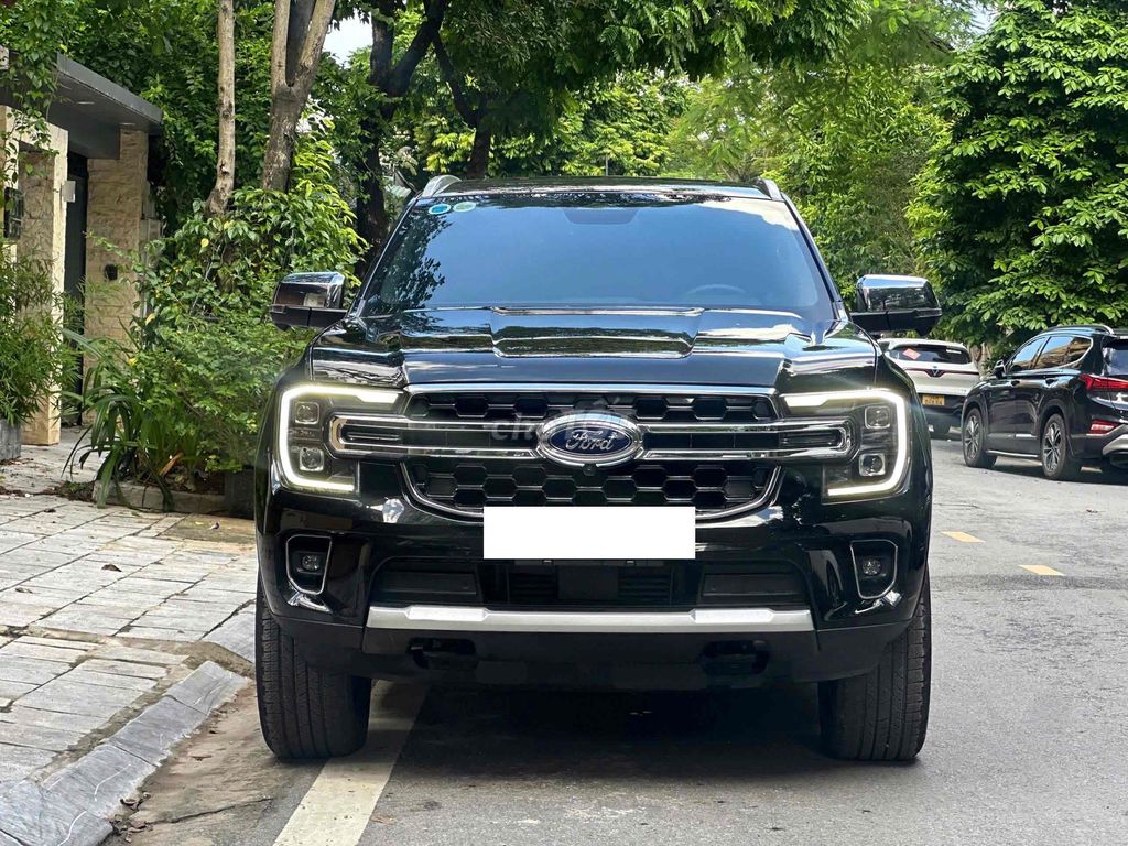 Ford Everest 2023 Titanium 2.0 AT 4x4 màu đen. Mua bán Ô tô tại Quận Cầu Giấy Hà Nội được đăng bởi Cao Quý hình 1