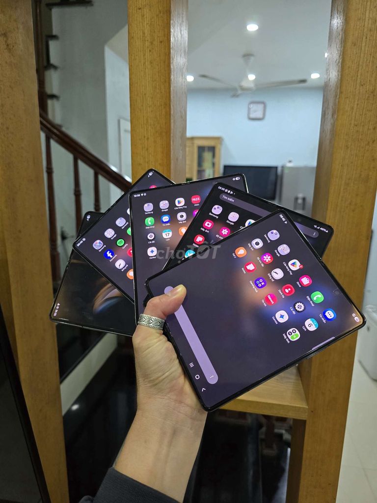 Galaxy Z Fold 4 bản 12/256GB (2 sim) bán/trao đổi. Mua bán Điện thoại tại Quận Hoàng Mai Hà Nội được đăng bởi Hoang Club hình 1
