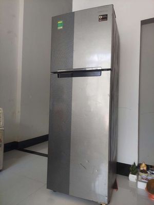 Tủ lạnh Sharp 255 lít inverter nhập Thái chạy êm. Mua bán Tủ lạnh tại Thành phố Bà Rịa Bà Rịa - Vũng Tàu được đăng bởi Minh nhiên