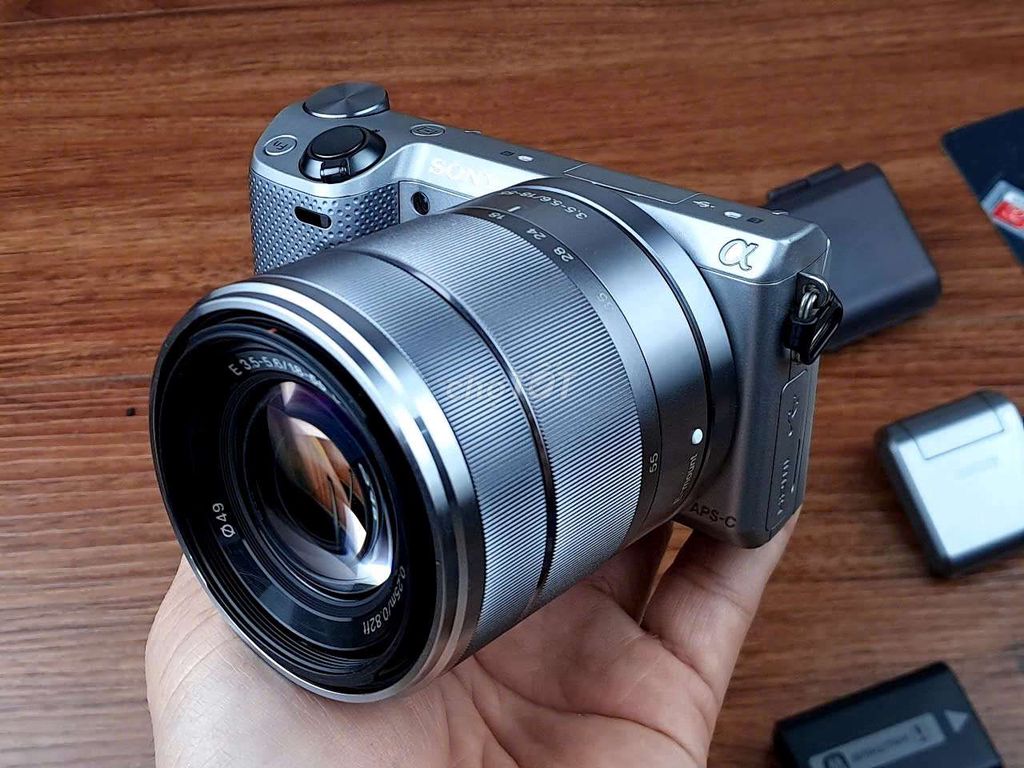 Sony Nex 5R + Lens 18-55mm