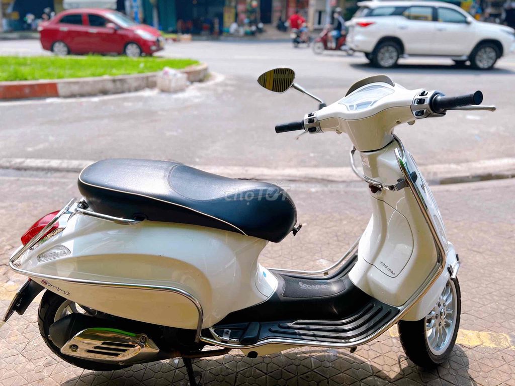 Vespa Sprint 2016 chính chủ. Mua bán Xe máy tại Quận Tân Bình Tp Hồ Chí Minh được đăng bởi Nguyễn Hiếu Trung hình 3