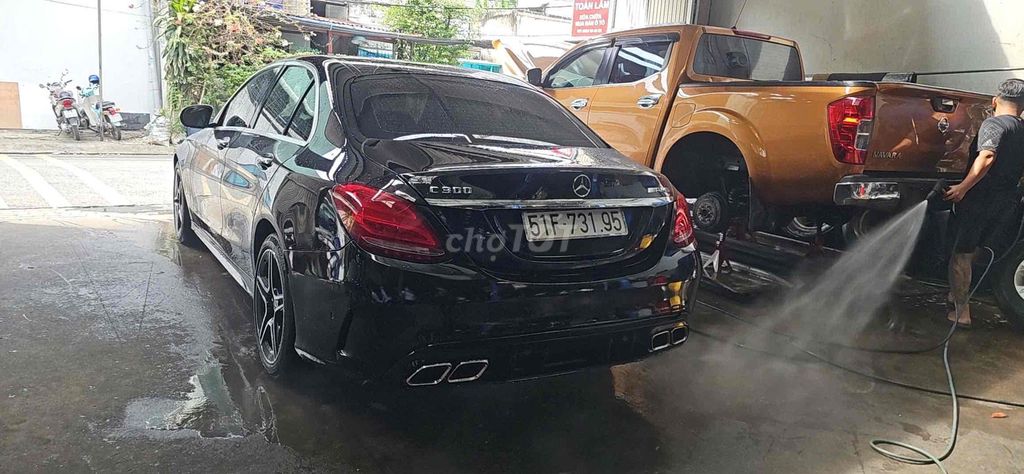 Mercedes-Benz C300 AMG 2016 Đen 64097 km. Mua bán Ô tô tại Quận 7 Tp Hồ Chí Minh được đăng bởi Long hình 4