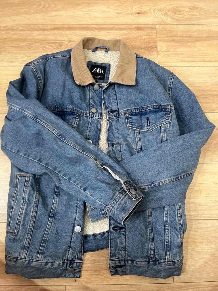 Áo khoác  Zara chính hãng. Mua bán Quần áo tại Quận Cầu Giấy Hà Nội được đăng bởi totti29 hình 1
