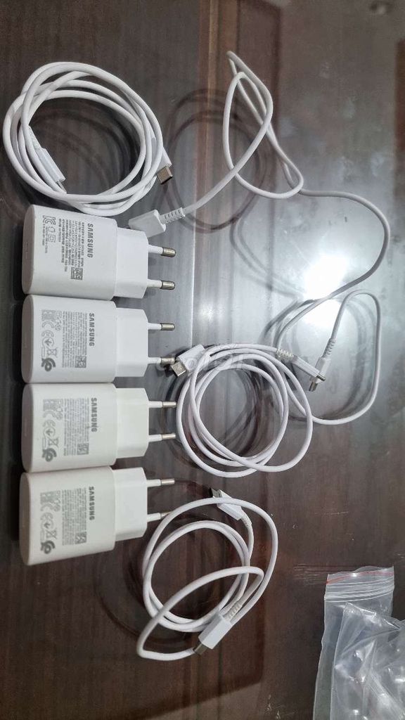Sạc Samsung s20 ultra zin 25W Trắng đã qua sử dụng. Mua bán Phụ kiện (Màn hình, Chuột...) tại Huyện Krông Pắc Đắk Lắk được đăng bởi Son hình 1