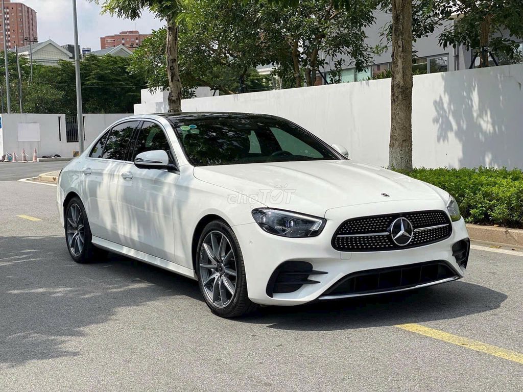 Mercedes-Benz E300 Siêu Lướt Chính hãng