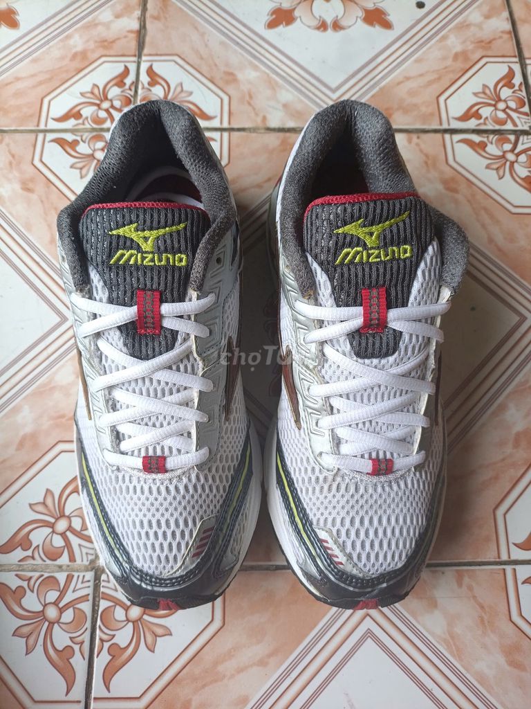 Mizuno Wave Fortis Size 39 25cm