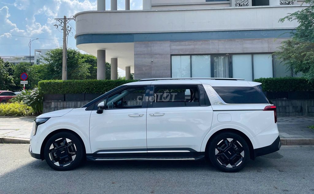 Kia Carnival Premium 2.2D 8S 2025 - 45000 km. Mua bán Ô tô tại Quận Tân Bình Tp Hồ Chí Minh được đăng bởi ĐỨC XE LƯỚT hình 4