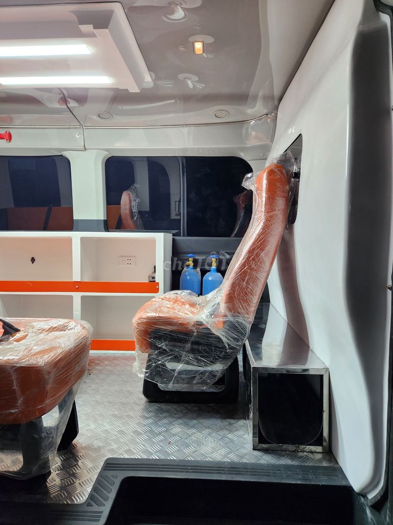 Ford Transit 2025 Cứu Thương. Mua bán Ô tô tại Huyện Phú Xuyên Hà Nội được đăng bởi Vũ Ngọc Quang hình 10
