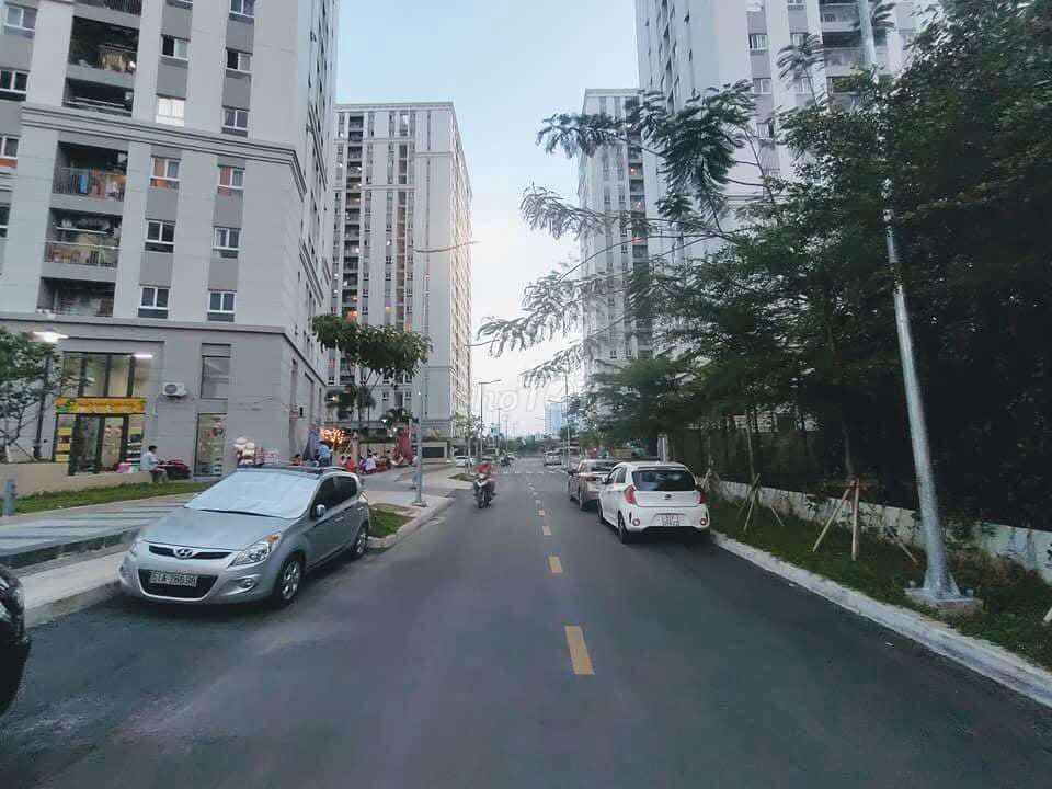 Ban can ho thuong mai 56m2 2pn imperial place 633 kinh duong vuong