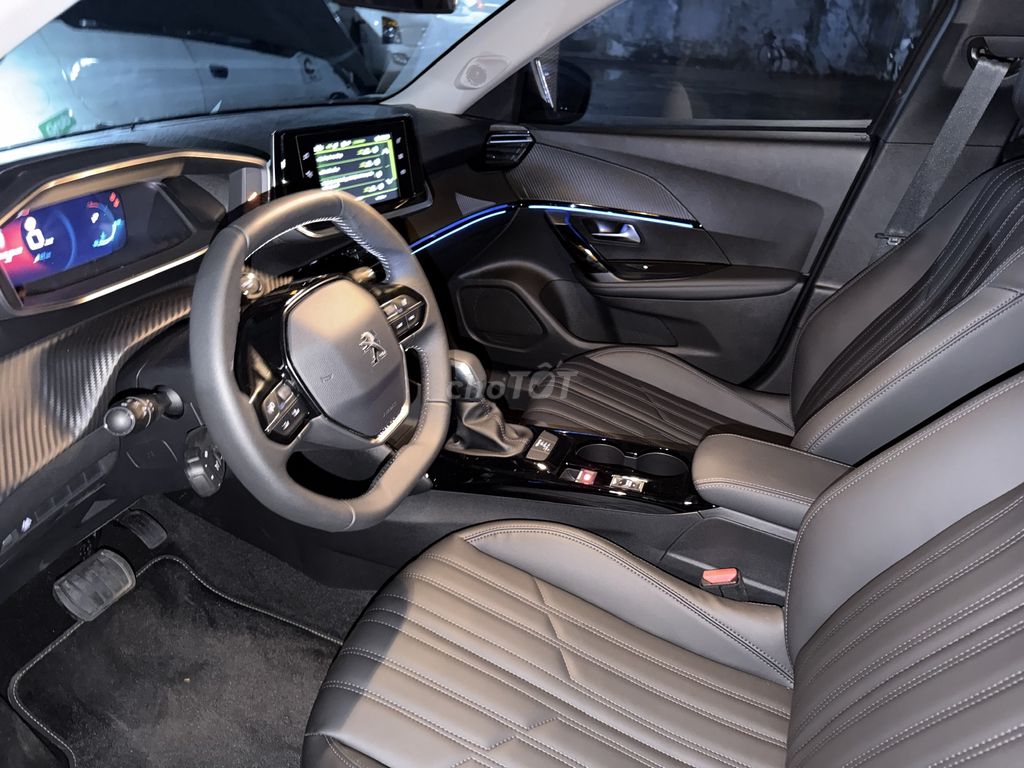 Peugeot 2008 2024 GT Line 47Km. Mua bán Ô tô tại Quận 12 Tp Hồ Chí Minh được đăng bởi Ngoc Yen hình 4