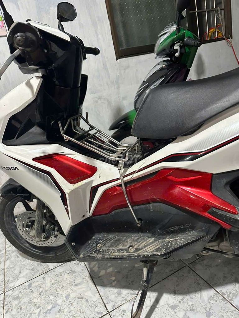 Honda Air Blade 2020 Trắng Đỏ Đen. Mua bán Xe máy tại Huyện Cờ Đỏ Cần Thơ được đăng bởi mi ni hình 4