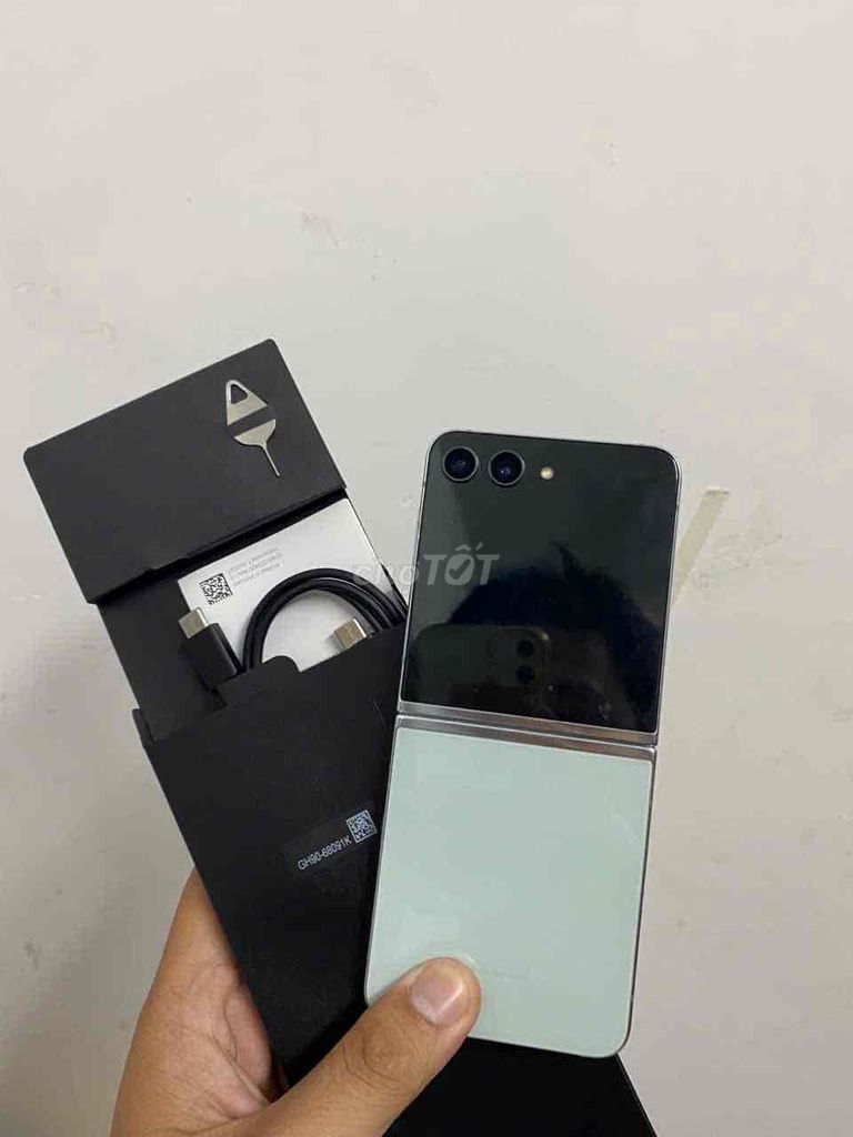 Z FLIP5 256GB XANH MINT - MÁY TRƯNG BÀI NEW 99%