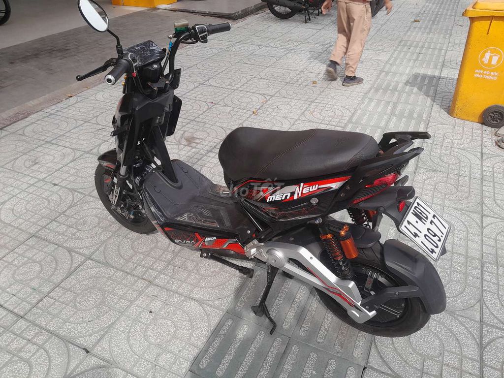Xe máy điện XMEN NEW Đen đỏ 99% mới. Mua bán Xe điện tại Quận 5 Tp Hồ Chí Minh được đăng bởi Nguyễn Nam hình 3