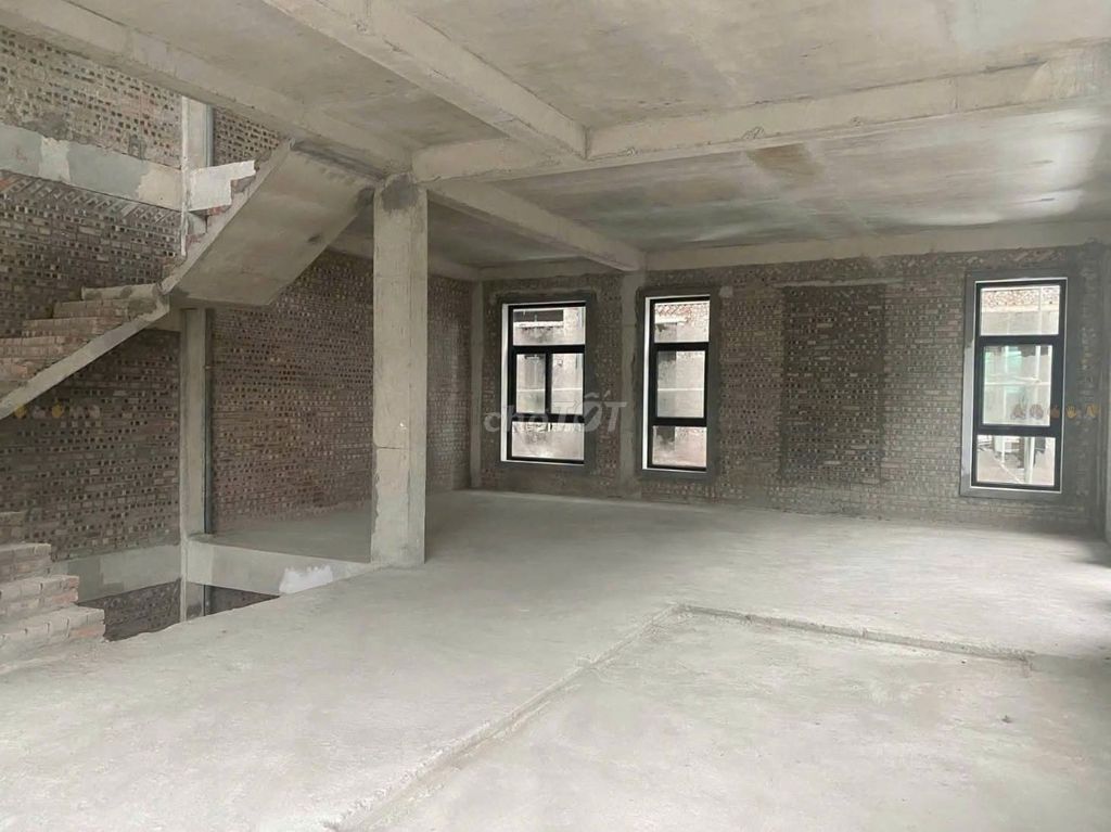 Cho thuê căn thô Louis City Hoàng Mai, 425m2, giá 15tr/tháng