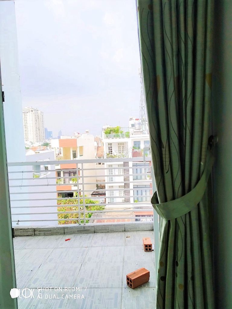 Khu Tân Quy Q7- Phòng có máy lạnh, ban công riêng, cửa sổ cực thoáng